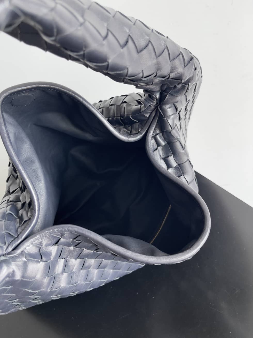Replica Bottega Veneta Hop Intrecciato leather Medium Hobo bag_8_153904 Replica Bottega Veneta Hop Intrecciato leather Medium Hobo bag