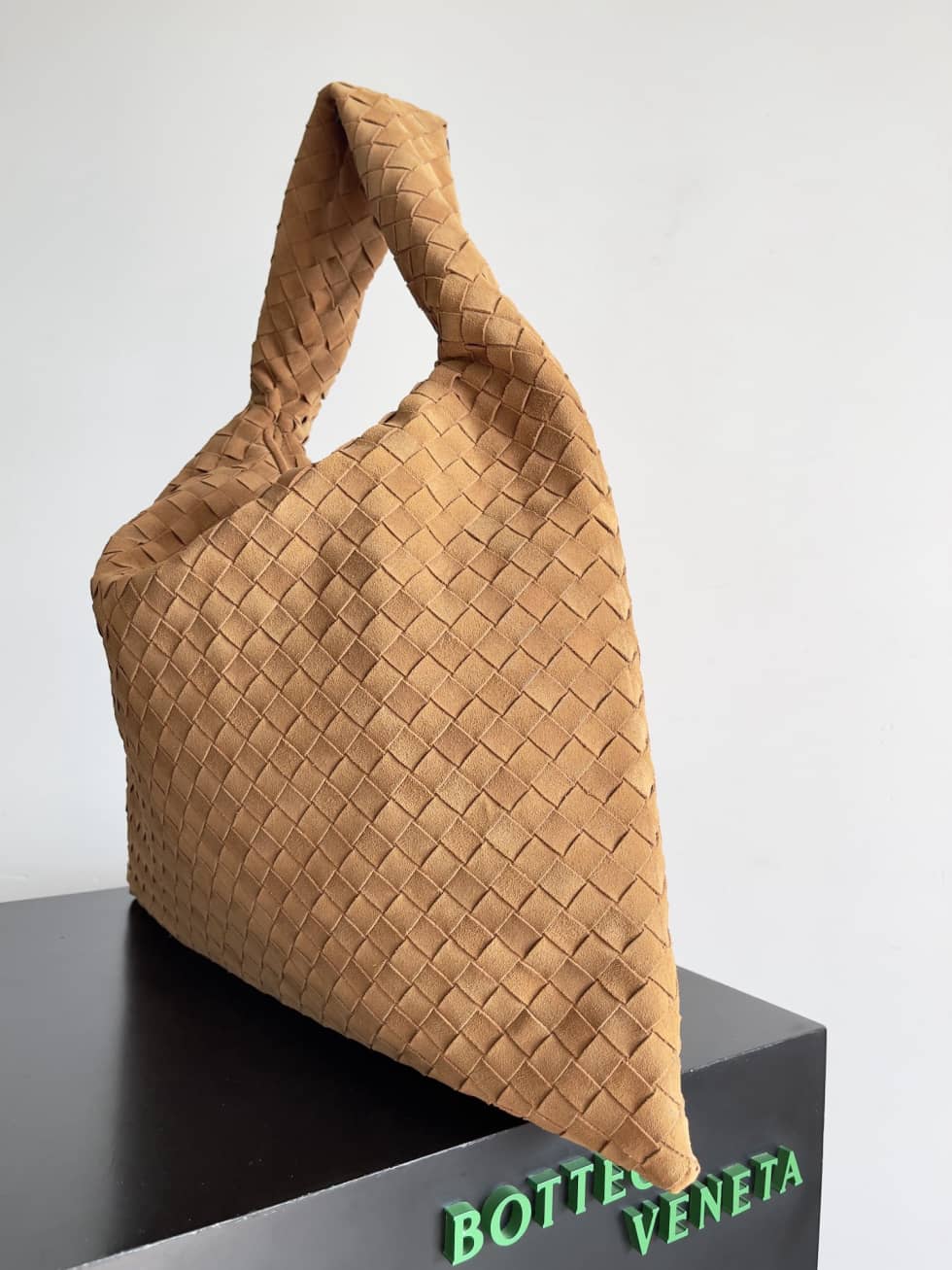 Replica Bottega Veneta Hop Intrecciato Suede Medium Hobo Bag_1_153914 Replica Bottega Veneta Hop Intrecciato Suede Medium Hobo Bag