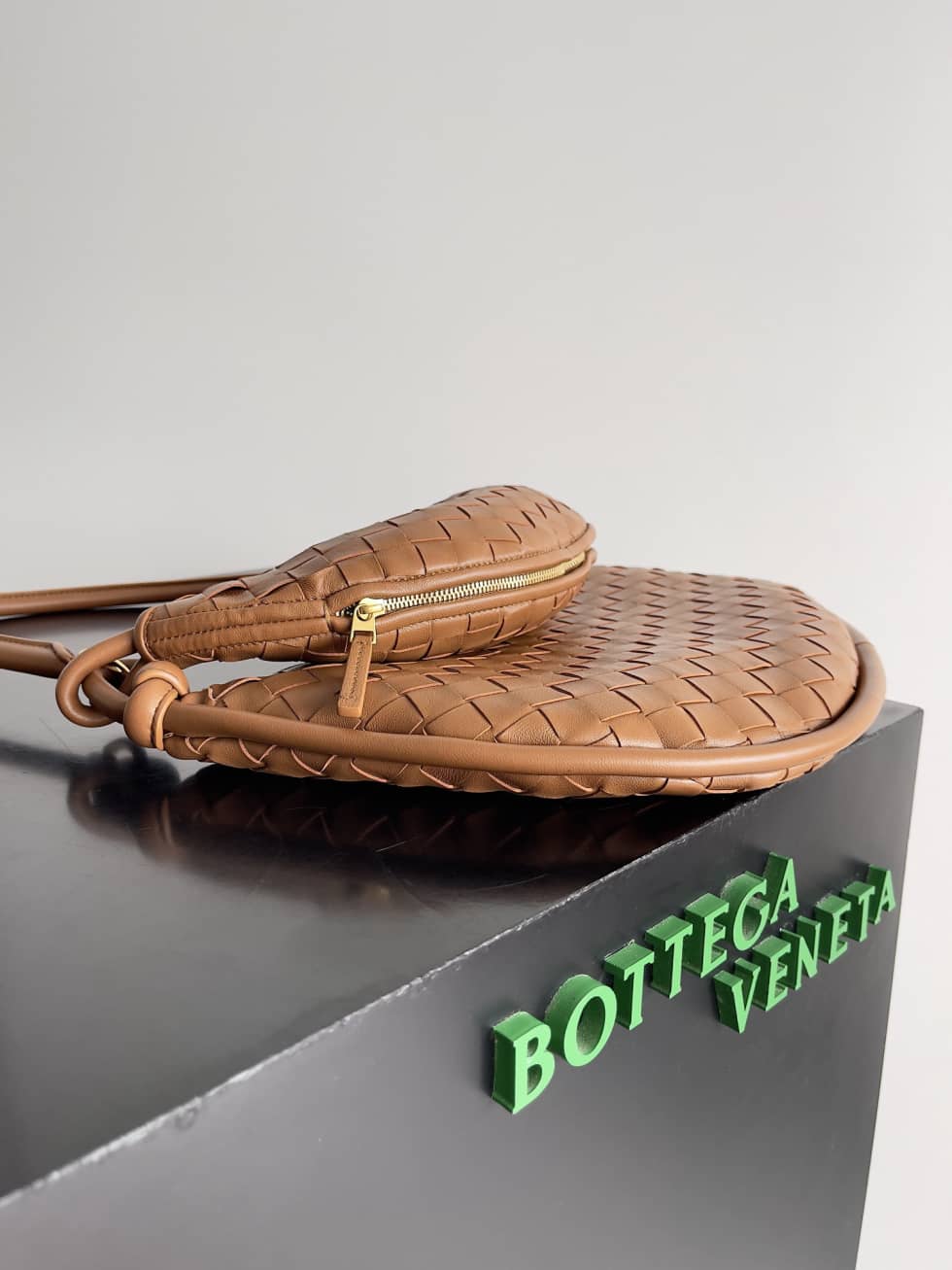 Replica Bottega Veneta Gemelli Intrecciato leather Medium Hobo bag_1_154034 Replica Bottega Veneta Gemelli Intrecciato leather Medium Hobo bag