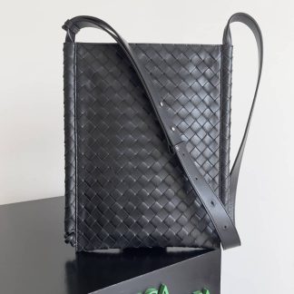 Replica Bottega Veneta Intrecciato Leather Flat Loop Bag