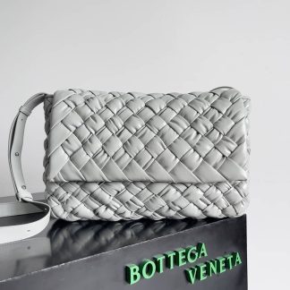 Replica Bottega Veneta Rumple Leather Messenger Bag