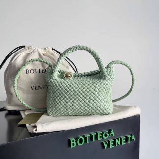 Replica Bottega Veneta Small Leather Tosca Top Handle Bag