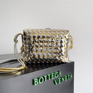 Replica Bottega Veneta Small Intrecciato Leather Loop Camera Crossbody Bag