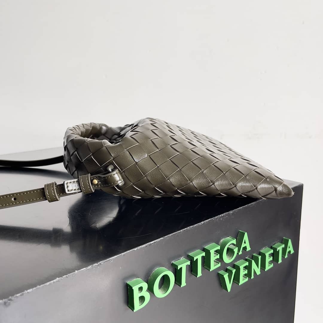 Replica Bottega Veneta Intrecciato Leather Mini Hop Crossbody Bag_1_154872 Replica Bottega Veneta Intrecciato Leather Mini Hop Crossbody Bag