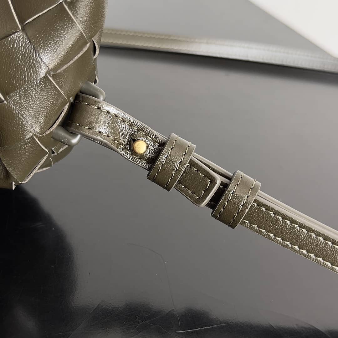 Replica Bottega Veneta Intrecciato Leather Mini Hop Crossbody Bag_4_154872 Replica Bottega Veneta Intrecciato Leather Mini Hop Crossbody Bag