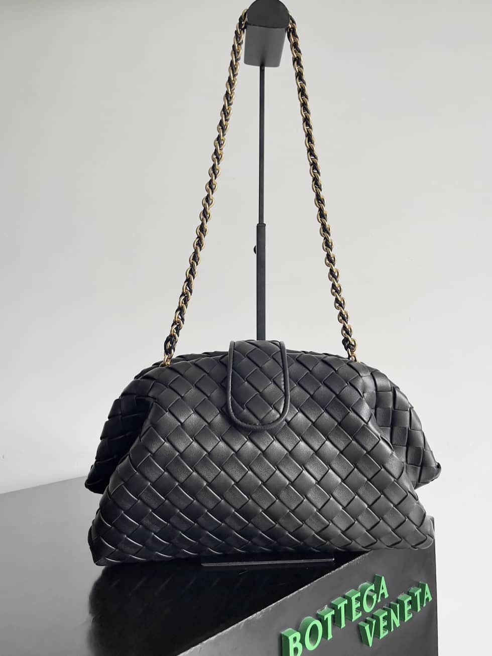 Replica Bottega Veneta Lauren 1980 Intrecciato Leather Chain Clutch_10_155102 Replica Bottega Veneta Lauren 1980 Intrecciato Leather Chain Clutch