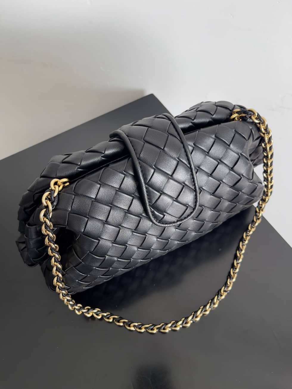 Replica Bottega Veneta Lauren 1980 Intrecciato Leather Chain Clutch_4_155102 Replica Bottega Veneta Lauren 1980 Intrecciato Leather Chain Clutch