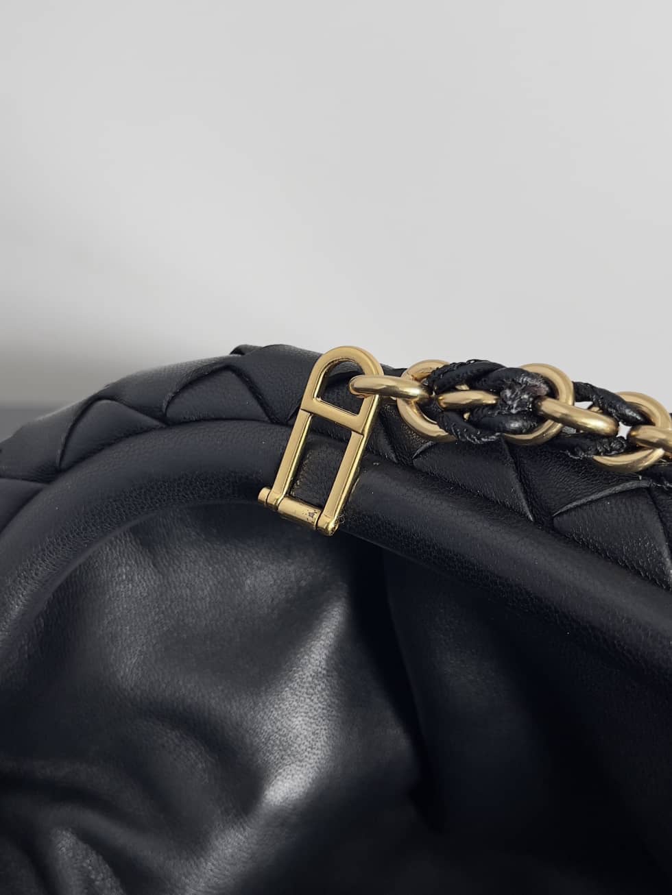 Replica Bottega Veneta Lauren 1980 Intrecciato Leather Chain Clutch_5_155102 Replica Bottega Veneta Lauren 1980 Intrecciato Leather Chain Clutch