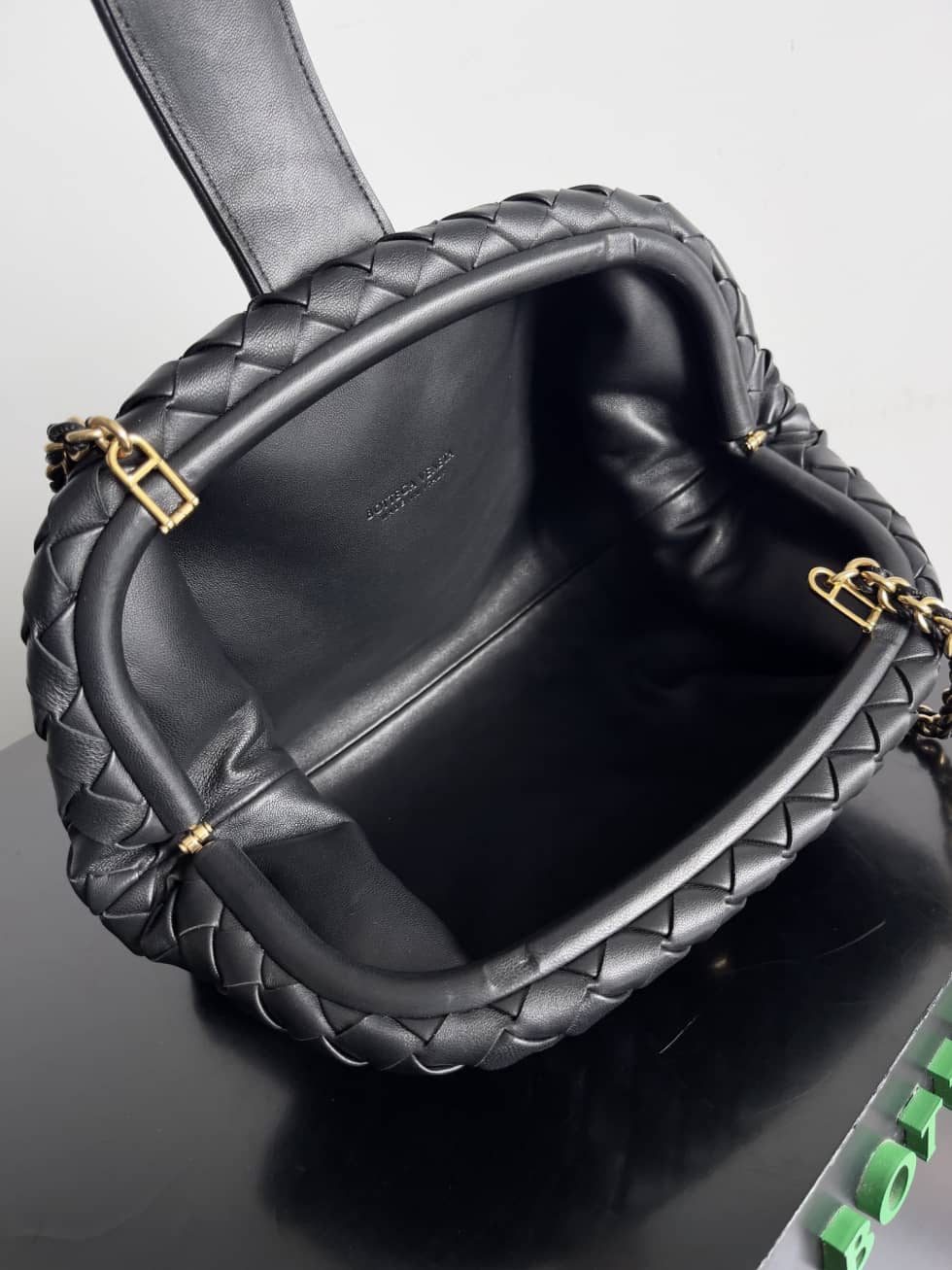 Replica Bottega Veneta Lauren 1980 Intrecciato Leather Chain Clutch_8_155102 Replica Bottega Veneta Lauren 1980 Intrecciato Leather Chain Clutch