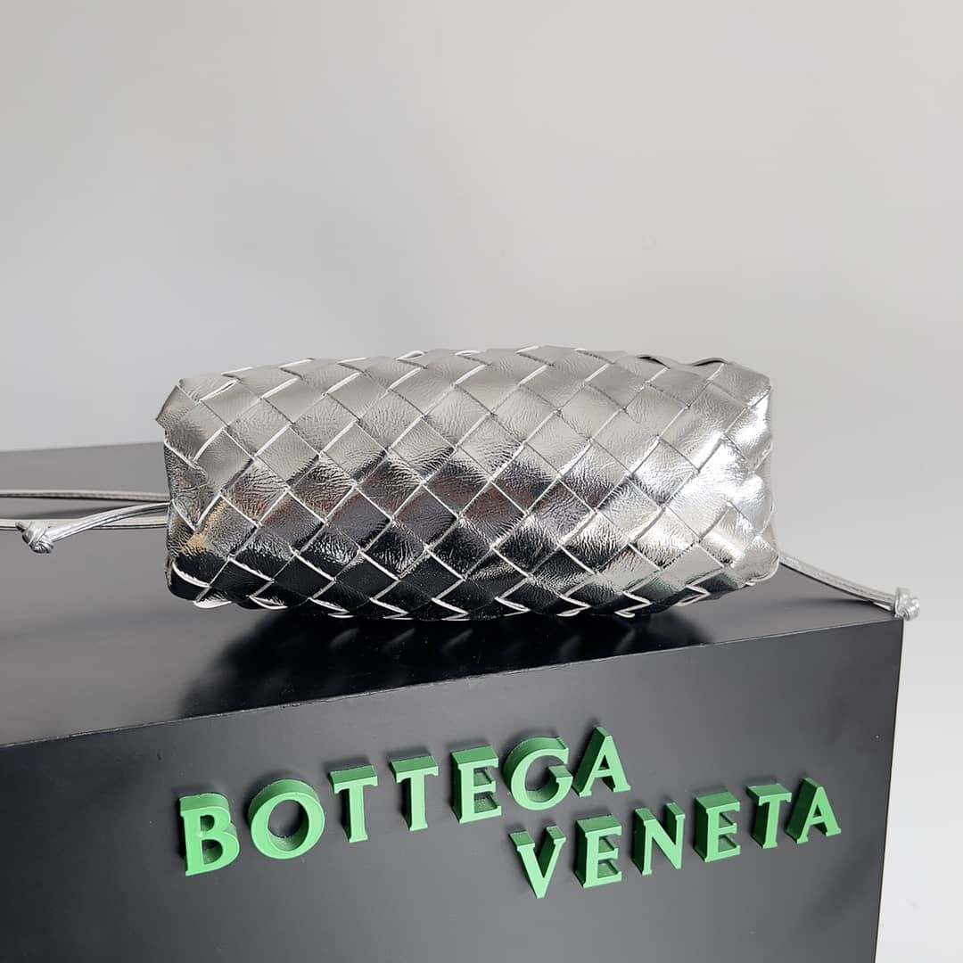 Replica Bottega Veneta Intrecciato Leather Mini The Pouch Bag_3_145688 Replica Bottega Veneta Intrecciato Leather Mini The Pouch Bag