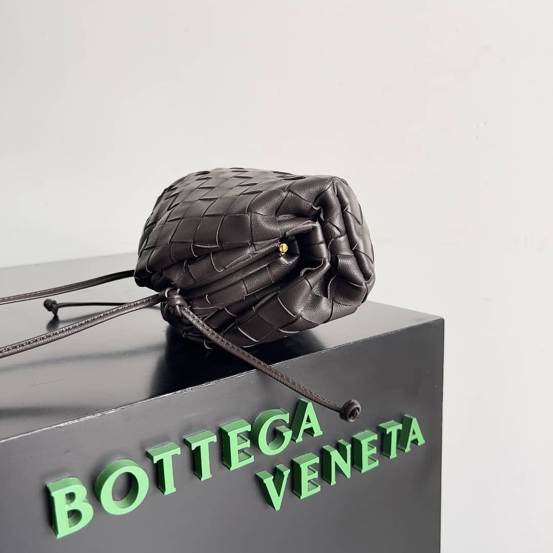 Replica Bottega Veneta Intrecciato Leather Mini The Pouch Bag_1_145938 Replica Bottega Veneta Intrecciato Leather Mini The Pouch Bag