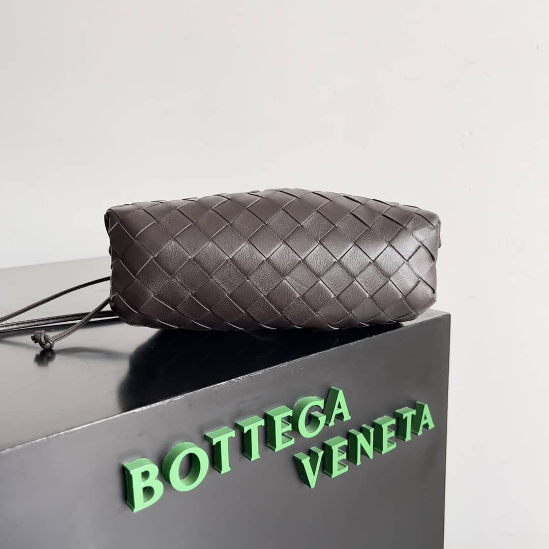 Replica Bottega Veneta Intrecciato Leather Mini The Pouch Bag_2_145938 Replica Bottega Veneta Intrecciato Leather Mini The Pouch Bag
